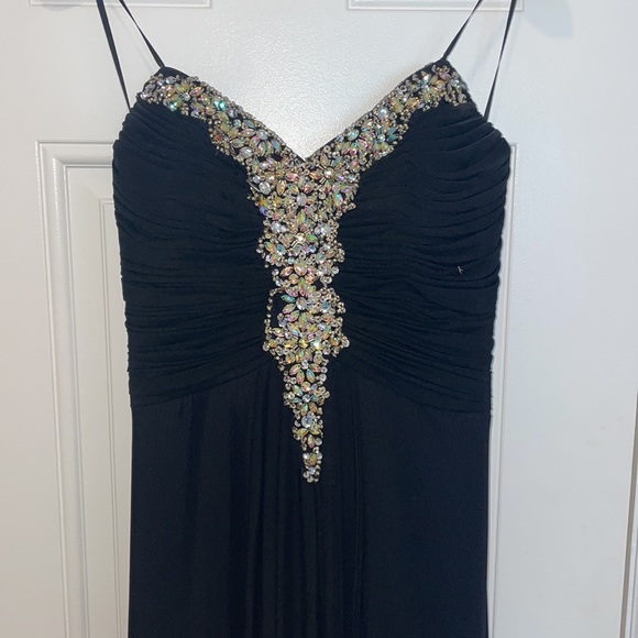 Decode 1.8 Black Gown with Crystal Bust Size US 2 - Picture 2 of 4